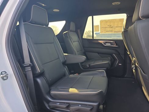 New 2026 GMC Yukon Elevation image 14