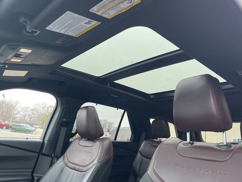 Used 2021 Ford Explorer Platinum image 13