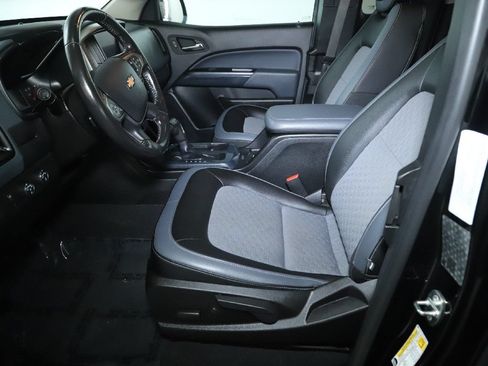 Used 2020 Chevrolet Colorado Z71 AWD/4WD image 18