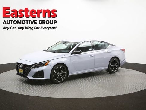 Used 2023 Nissan Altima 2.5 SR FWD image 59