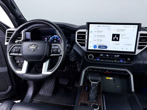 Used 2024 Toyota Tundra Platinum AWD/4WD image 7