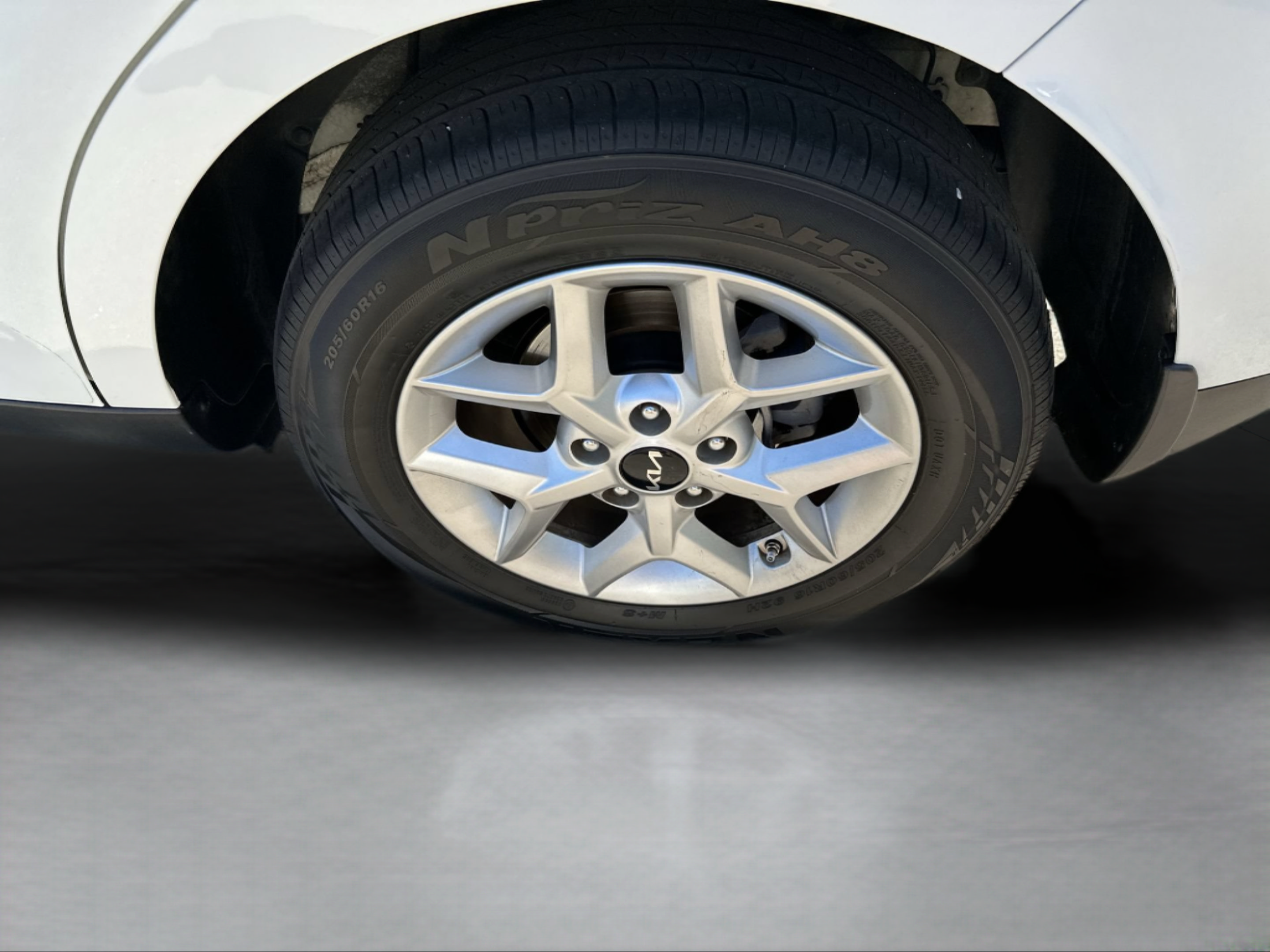 Used 2024 Kia Soul S FWD image 30