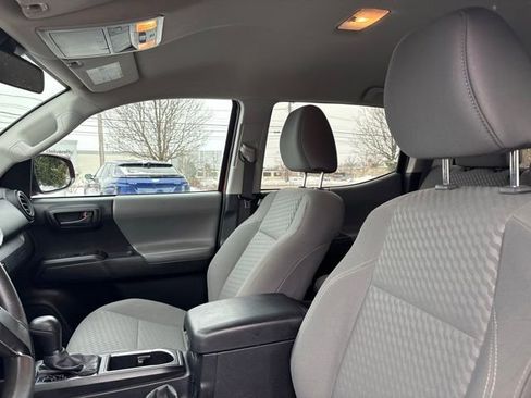 Used 2022 Toyota Tacoma SR image 26