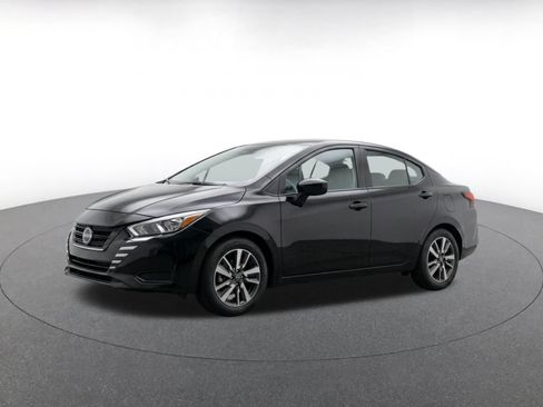 Used 2025 Nissan Versa SV FWD image 3