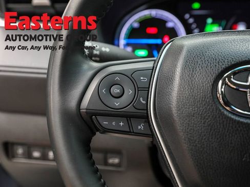 Used 2024 Toyota Venza LE image 14