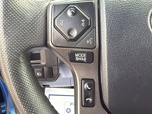Used 2018 Toyota Tacoma TRD Sport image 22