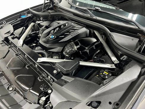 Used 2022 BMW X7 M50i w/ Cold Weather Package AWD/4WD image 32