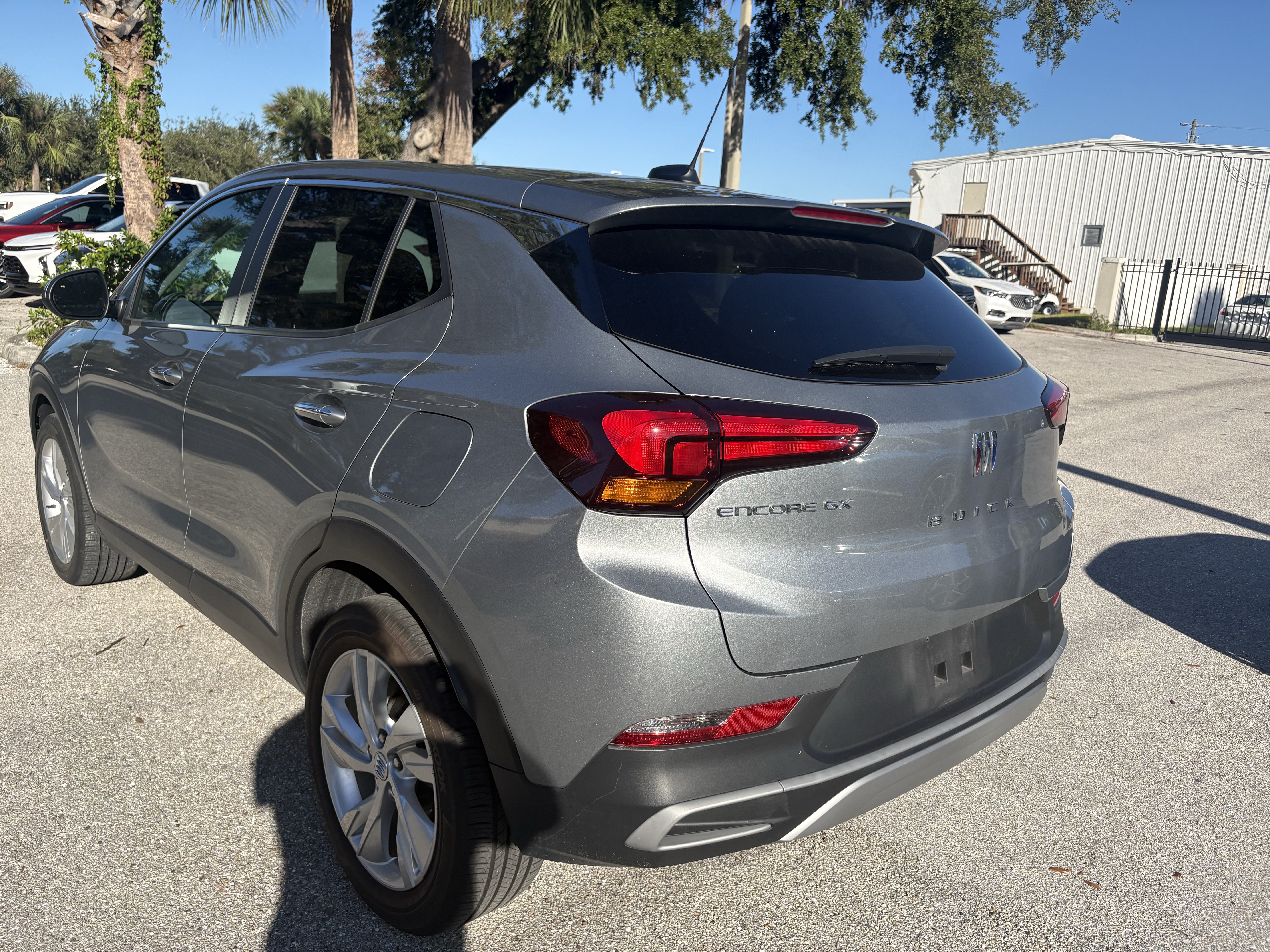 Certified 2024 Buick Encore GX Preferred w/ Comfort Package FWD image 5