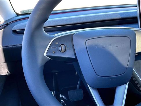 Used 2026 Tesla Model Y 2WD image 11