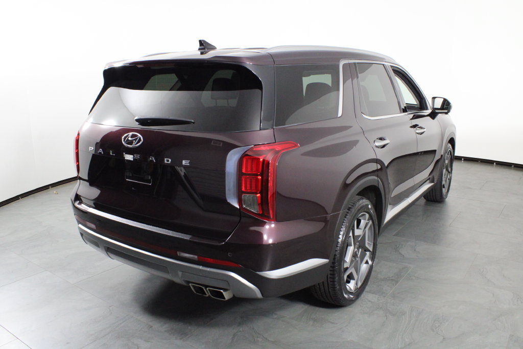 Certified 2024 Hyundai Palisade Limited FWD image 4