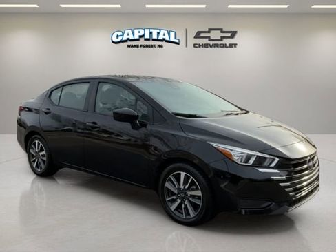 Used 2023 Nissan Versa SV image 7
