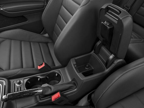 Used 2017 Volkswagen Golf S FWD image 18