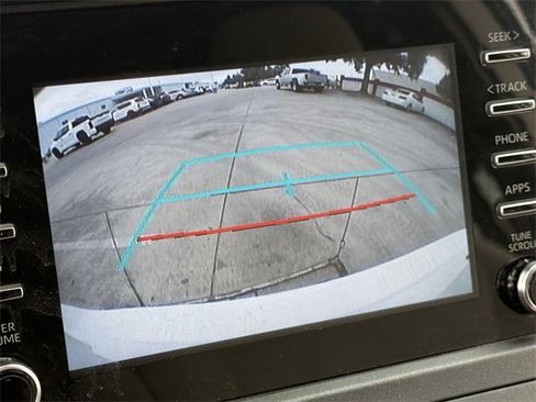 Used 2020 Toyota Sienna L image 16