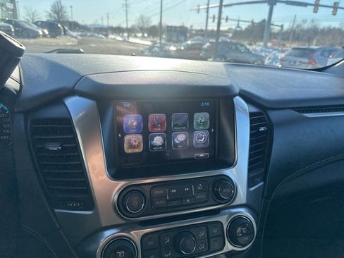 Used 2017 Chevrolet Suburban LT image 11