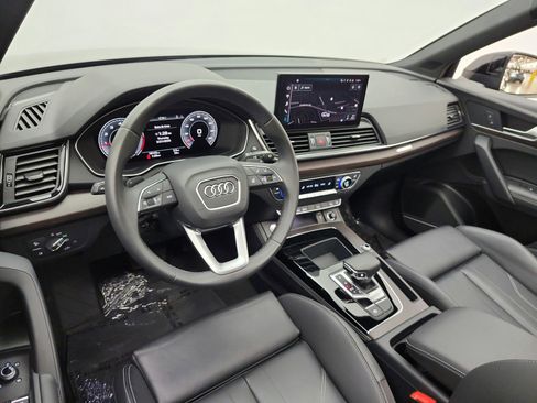 Used 2023 Audi Q5 2.0T Premium Plus w/ Premium Plus Package AWD/4WD image 14