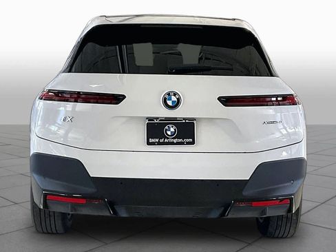 Used 2024 BMW iX xDrive50 w/ Premium Package AWD/4WD image 4