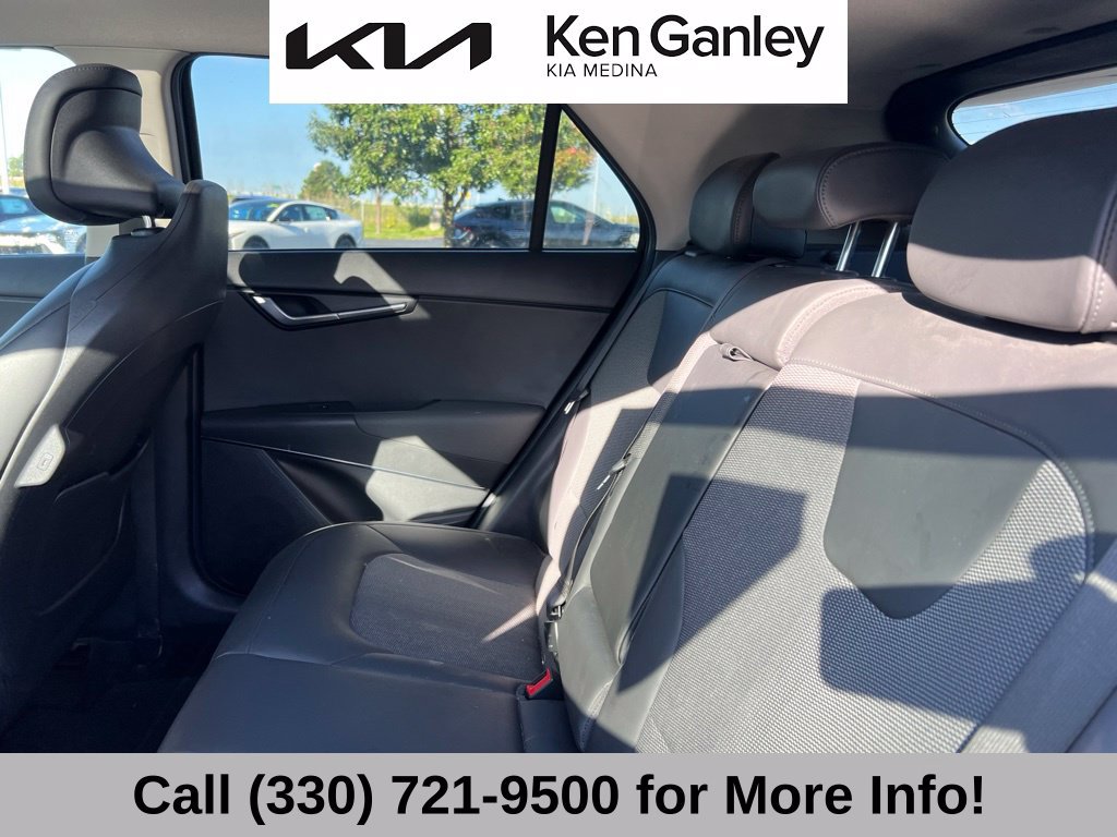 Used 2023 Kia Niro EX Touring FWD image 10
