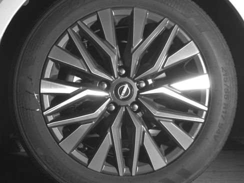 Used 2025 Nissan Altima 2.5 SV FWD image 12