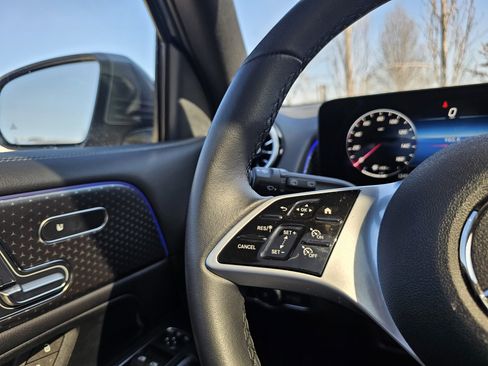 Certified 2025 Mercedes-Benz GLB 250 4MATIC image 21