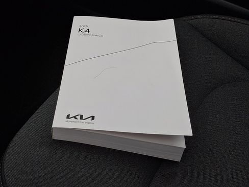 Used 2025 Kia K4 LXS image 24