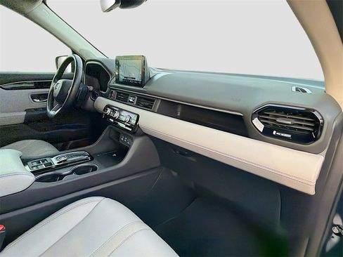 Used 2024 Honda Pilot Touring image 32