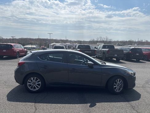 Used 2015 MAZDA MAZDA3 i Grand Touring image 3