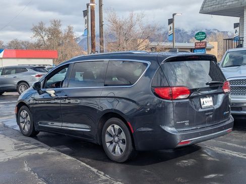 Used 2020 Chrysler Pacifica Limited image 6