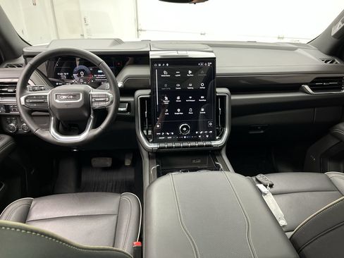 Certified 2025 GMC Yukon Elevation w/ LPO, Elevation Black Package AWD/4WD image 4