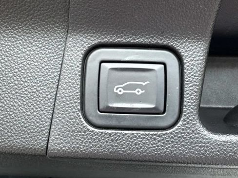 Used 2019 GMC Acadia SLT w/ Black Edition FWD image 14