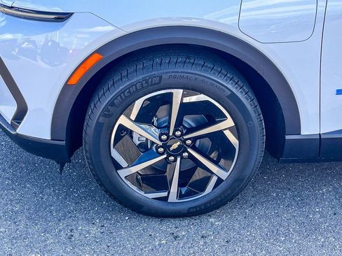 New 2026 Chevrolet Equinox EV LT image 9