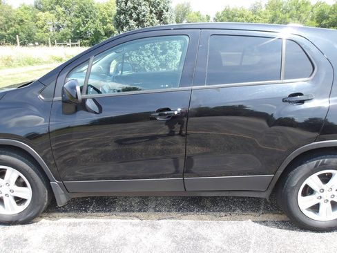 Used 2020 Chevrolet Trax LS w/ Tint and Cruise Package image 28