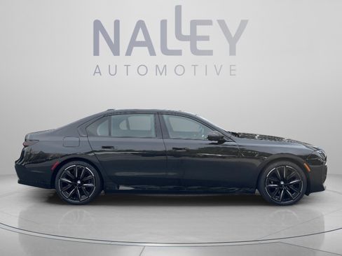 Used 2024 BMW i7 xDrive60 w/ Executive Package AWD/4WD image 3