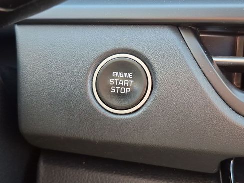 Certified 2024 Kia Seltos SX AWD/4WD image 17