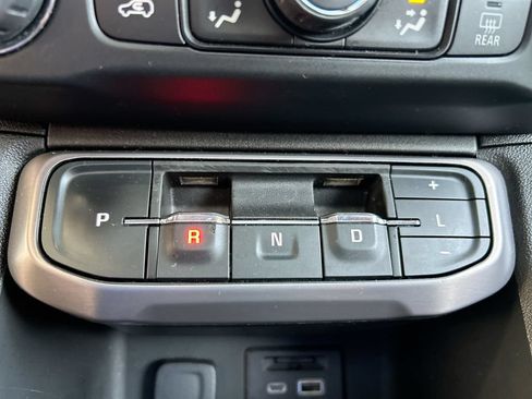 Used 2022 GMC Acadia AT4 w/ Technology Package AWD/4WD image 20