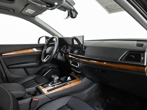Used 2023 Audi Q5 2.0T Premium w/ Convenience Package AWD/4WD image 23