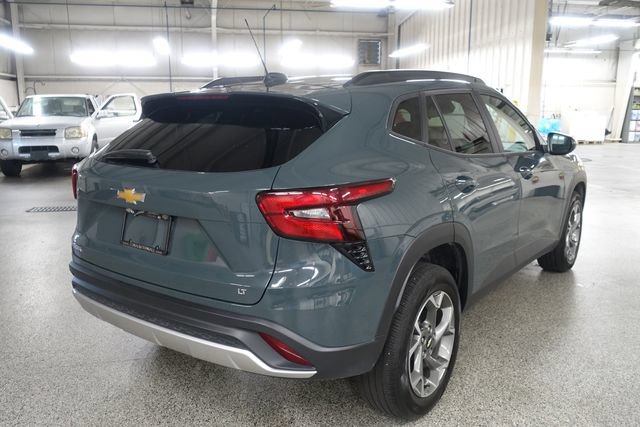Used 2025 Chevrolet Trax LT FWD image 7