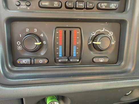 Used 2006 GMC Sierra 2500 SLE w/ Heavy-Duty Power Package AWD/4WD image 31