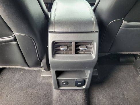 Used 2023 Ford Edge Titanium AWD/4WD image 14