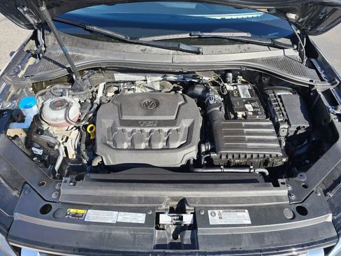 Used 2020 Volkswagen Tiguan S image 9