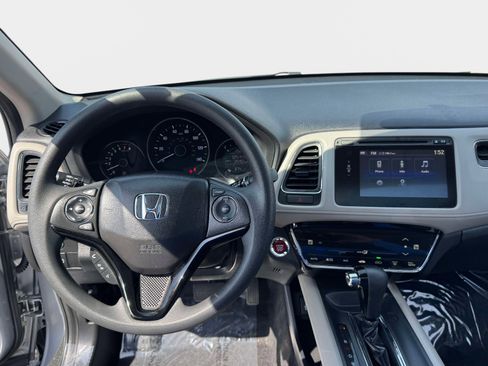 Used 2018 Honda HR-V EX image 12