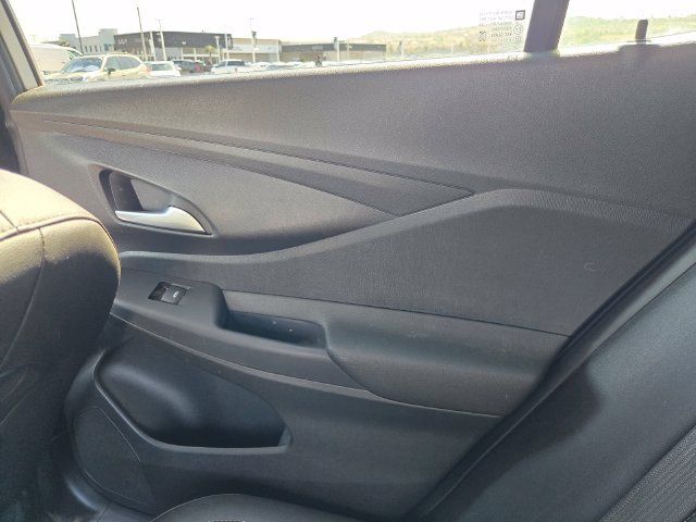 Used 2025 Buick Envista Preferred FWD image 11
