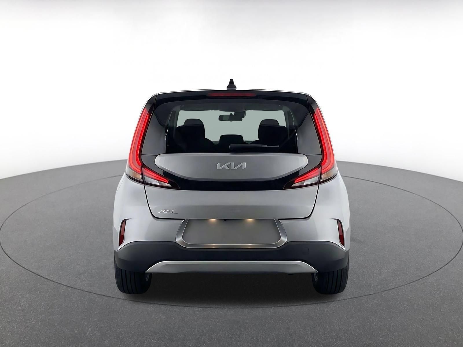 Used 2025 Kia Soul LX w/ LX Technology Package FWD image 7