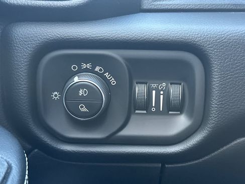 New 2026 RAM 2500 Laramie AWD/4WD image 32