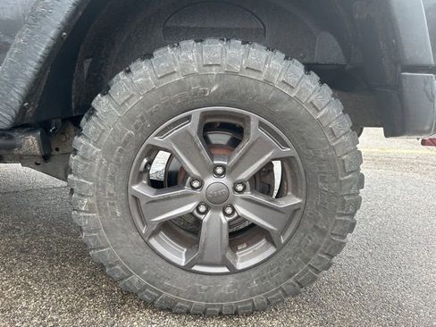 Used 2017 Jeep Wrangler Rubicon image 15