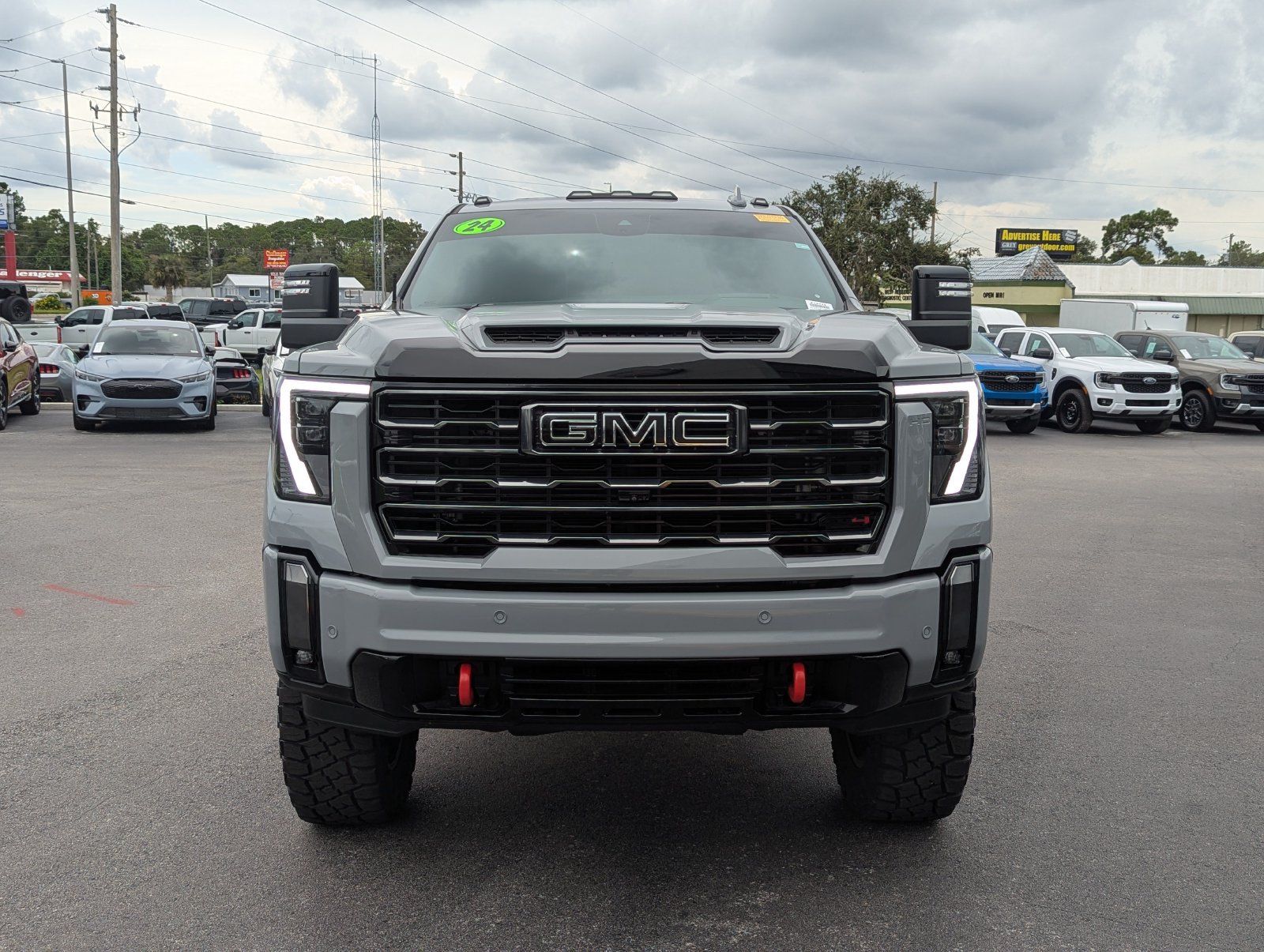 Used 2024 GMC Sierra 2500 AT4 w/ AT4 Premium Plus Package AWD/4WD image 3