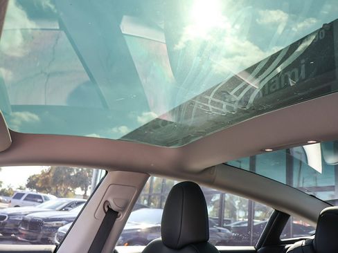 Used 2023 Tesla Model 3 Standard Range image 21