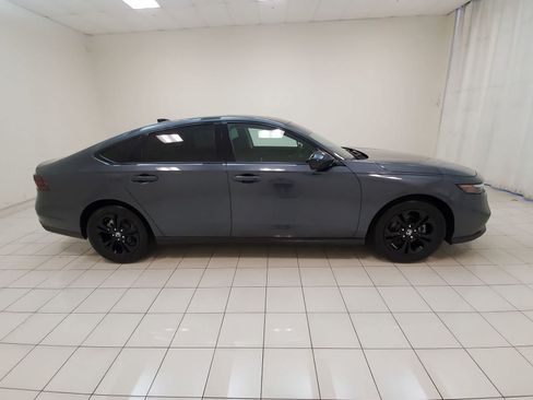 Used 2025 Honda Accord SE image 26