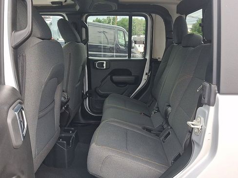 Used 2024 Jeep Gladiator Sport AWD/4WD image 26