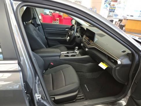 New 2025 Nissan Altima 2.5 SV w/ SV Special Edition Package image 10