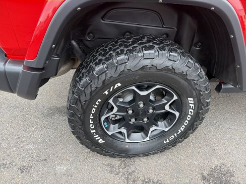Used 2023 Jeep Wrangler Unlimited Rubicon 4xe w/ Cold Weather Group AWD/4WD image 33